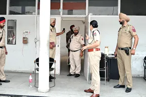 एसएसपी आहलूवालिया ने सब-डिवीजन खन्ना व समराला के पुलिस थानों का किया औचक निरीक्षण