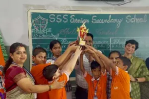 शिखर शिक्षा सदन में स्पेलाथॉन प्रतियोगिता का आयोजन, 600 विद्यार्थियों ने दिखाई अंग्रेज़ी भाषा की शानदार प्रतिभा