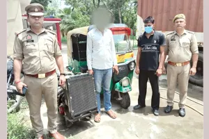 नोएडा में दो शातिर चोर गिरफ्तार, चोरी का जनरेटर बरामद