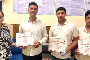 Blood Donation: बची रहे इंसानियत की डोर, सेवादारों ने किया रक्तदान