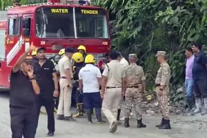 Sikkim Tunnel Accident: सिक्किम की निर्माणाधीन सुरंग में भूस्खलन, अनेक श्रमिकों के फंसे होने की आशंका