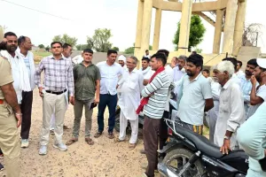 वार्ता में बनी सहमति, डबली कलां में पेयजल समस्या को लेकर चल रहा धरना खत्म