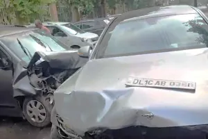 Delhi News: तेज रफ्तार मर्सिडीज का कहर, 70 वर्षीय महिला की मौत