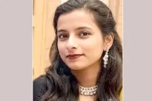 स्कूल परिसर के बाहर शिक्षिका की हत्या से हड़कंप, वारदात CCTV में रिकॉर्ड