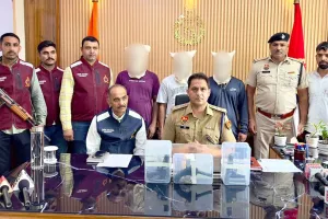 बदला लेने के लिए बनाया गैंग, हथियारों सहित तीन धरे
