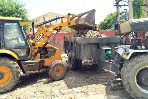 Sanitation Workers' Strike: फतेहाबाद में कूड़ा उठाने का विरोध, 40 सफाई कर्मचारी हिरासत में