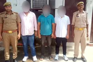 थार से टक्कर के बाद मारपीट और जान से मारने की धमकी, दनकौर पुलिस ने तीन वांछित आरोपी दबोचे