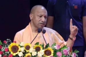 राष्ट्रीय हथकरघा दिवस पर सीएम योगी का सपा पर हमला, वोट बैंक की राजनीति ने कारीगरों का सम्मान छीना