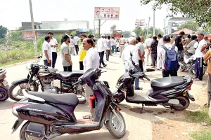 हुडा सेक्टर-6 में जलभराव से फूटा गुस्सा, हांसी-जींद रोड पर लगाया जाम