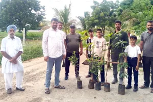 Tree Plantation: पावन अवतार दिवस पर हैदराबाद में गूंजी हरियाली की पुकार, साध-संगत ने किया पौधारोपण