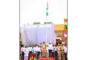 Independence Day: देश की सीमाओं की रक्षा कर रहे जवानों के साहस को कभी भुलाया नहीं जा सकता