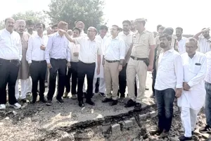 जाखल में रेलवे निर्माण से बंद रास्तों पर डीसी ने लिया संज्ञान, अस्थायी मार्ग की कवायद तेज