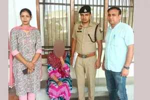 नाबालिग बेटों की जमीन हड़पने के आरोप में मां गिरफ्तार