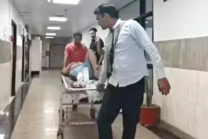 हथियार की निशानदेही कराने पहुंची पुलिस पर फायरिंग, मुठभेड़ में दो बदमाश घायल