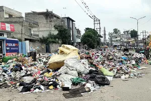 सफाई कर्मचारियों की हड़ताल से लुधियाना बना कूड़ाघर, 8,800 मीट्रिक टन कचरा जमा