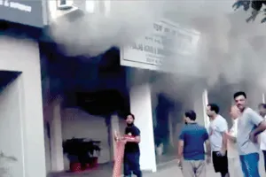 मोहाली के फेज-2 में पीडब्ल्यूडी कार्यालय में आग लगने से फर्नीचर और रिकॉर्ड जले