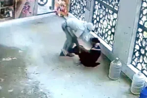 Murder: निजी स्कूल की महिला अध्यापिका की चाकू से गोदकर हत्या, आरोपी फरार
