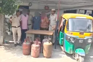 दुकान का ताला तोड़कर सिलेंडर-बैटरी और कैश चोरी, 5 वारदातों का खुलासा, 3 आरोपी गिरफ्तार