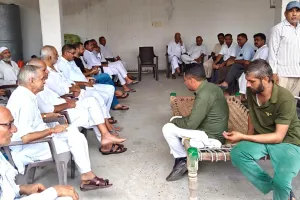 नशे के खिलाफ देवघर गांव में महापंचायत, 33 लोगों पर कार्रवाई का फैसला