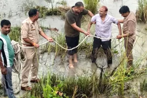 गंगा बैराज पर आत्महत्या का प्रयास नाकाम, रामराज पुलिस ने 55 वर्षीय बुजुर्ग की बचाई जान
