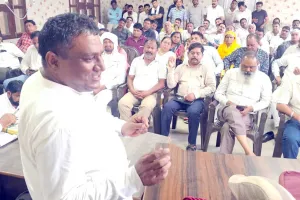 नगर पालिका व फायर कर्मचारियों ने चार दिन बढ़ाई हड़ताल 
