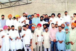 कैबिनेट मंत्री अमन अरोड़ा ने 8 गाँवों की पंचायतों को सौंपे 60 लाख रुपये के चेक
