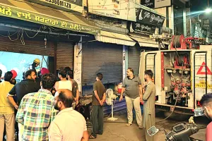 अमलोह के बाजार में कपड़े-ज्वेलरी की दुकान में लगी भीषण आग, लपटों में जले रोजी-रोटी के सपने