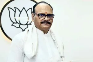 Doctors Retirement News: यूपी की योगी सरकार ने सरकारी डॉक्टरों की सेवाएँ बढ़ाई, रिटायरमेंट उम्र बढ़ी