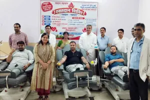 Blood Donation Camp inspected: मिशन निदेशक ने किशनपोल चिकित्सालय में रक्तदान शिविर एवं मदर लैब का किया निरीक्षण
