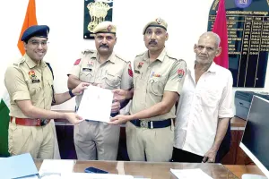 पुलिसकर्मियों की तत्परता से हार्ट अटैक पीड़ित चौकीदार की बची जान
