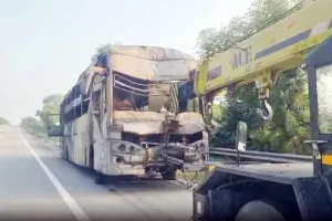 Yamuna Expressway Accident: ग्रेटर नोएडा बस हादसे पर राष्ट्रपति, उपराष्ट्रपति व पीएम मोदी ने जताया दुख, मोदी ने किया मुआवजे का ऐलान