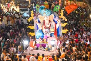 Ganesh Visarjan Utsav: रायचूर में गणेश विसर्जन के दौरान बड़ा हादसा, ट्रैक्टर से गिरने पर दो लड़कों की मौत