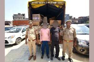 गौतमबुद्ध नगर में 4 लाख के अवैध पटाखों के साथ दो गिरफ्तार, बोलेरो पिकअप जब्त