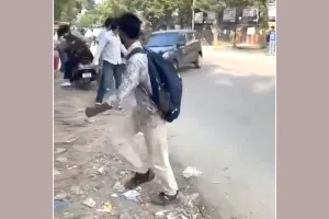 ग्रेटर नोएडा में तेज रफ्तार कार ने चार लोगों को मारी टक्कर, चालक फरार
