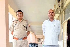 Bank Fraud: ड्राइवर ने उड़ाए मालिक के बैंक कार्ड व दस्तावेजों से 15.64 लाख रुपये, गिरफ्तार