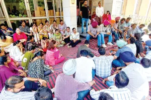 कर्मचारियों की राज्यभर में कलमबंद हड़ताल, 12 सितंबर से मंत्रियों के घेराव की चेतावनी