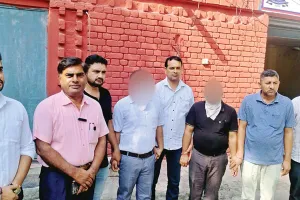 GST Notice: जीएसटी नोटिस को निपटाने के लिए मांगे पांच लाख , ईटीओ और सीए 3 लाख लेते गिरफ्तार