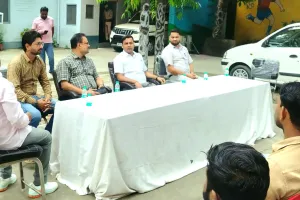 Family ID News: 'फैमिली आईडी बनाने में लाएं तेजी, पात्र परिवारों तक पहुंचें जनसेवा केंद्र संचालक'