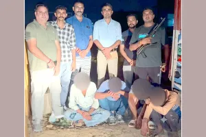 अवैध पटाखों की फैक्ट्री का भंडाफोड़, मालिक सहित 4 गिरफ्तार