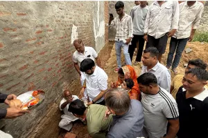 ''गांवो में विकास कार्यों के लिए सरकार के पास पैसे की कोई कमी नहीं''