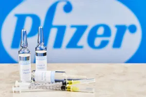 Fake Drugs News: नकली दवाओं के रैकेट का भंडाफोड़, फाइजर सहित 9 दवा लाइसेंस सस्पेंड