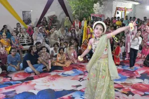 Shri Krishna Janmashtami: मध्यरात्रि में श्रीकृष्ण जन्म पर गूंजे जयकारे 