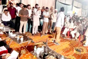 रात्रि ठहराव कार्यक्रम में एडीसी ने सुनी गांव शाहपुरिया के ग्रामीणों की समस्याएं