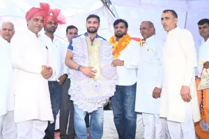 गोल्ड मेडल विजेता आशु का गांव खानपुर पहुंचने पर  स्वागत