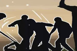 Hanumangarh Crime News: मजदूरी से लौट रहे युवक को घेरकर हमला, सिर पर गंडासी मारी 