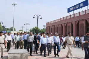 Rajasthan Railway News: महाप्रबंधक पंकज शर्मा ने किया बांदीकुई रेलवे स्टेशन एवं रेलखंड का निरीक्षण