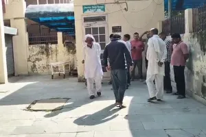 Road Accident: बोलेरो और कैंटर की आमने-सामने जोरदार टक्कर, हादसे में मची अफरा-तफरी