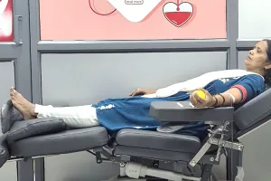 Blood Donation: सरला इन्सां ने जरूरतमंद मरीज के लिए किया रक्तदान