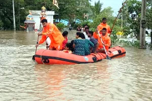 Cyclone Arnab News: कई गांव जलमग्न, सड़क-रेल यातायात ठप