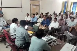 Hanumangarh Panchayat Elections: हनुमानगढ़ में पंचायत चुनाव की तैयारी तेज, कार्मिकों ने सीखी कंट्रोल यूनिट व बैलेट यूनिट तैयार करने की प्रक्रिया 